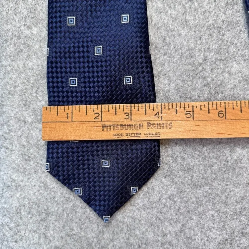 Donald Trump Signature Collection 100% Silk Navy Blue Geometric Neck Tie 60x4
